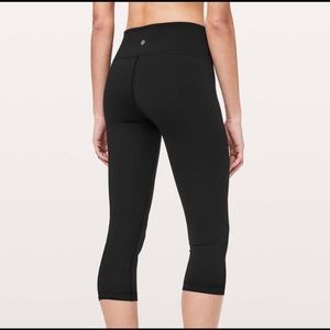 Lululemon wunder under mid rise crop